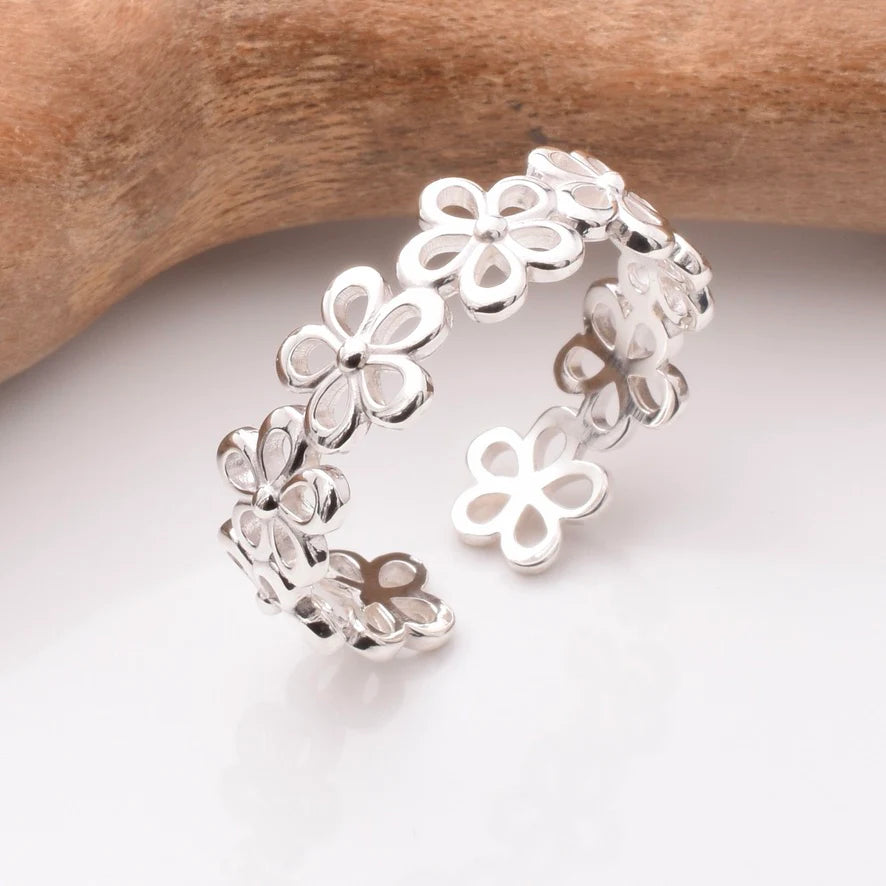 Daisy Band Ring size 7